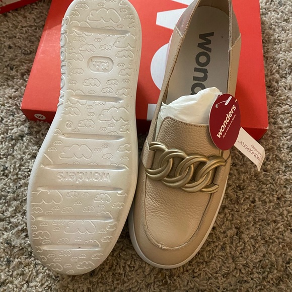 wonders a-2634 - natural color platform leather loafer- size 39 (8.5-9) - Picture 4 of 7